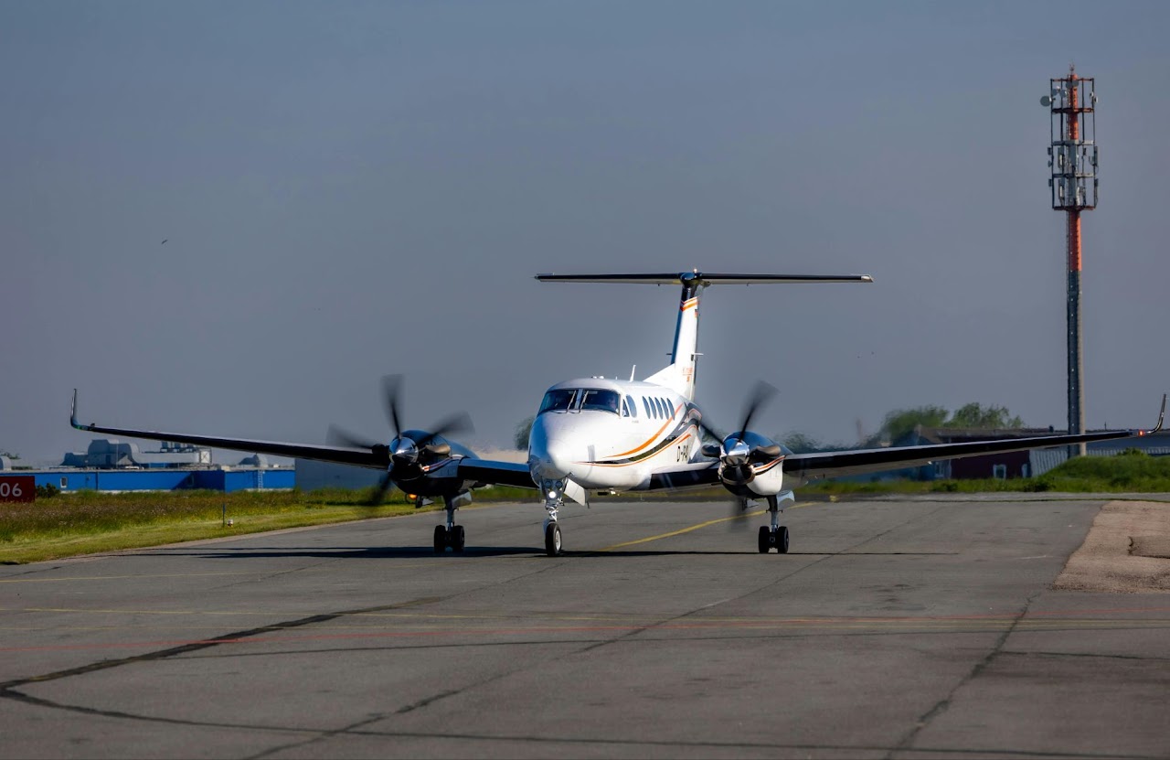King Air 350 front view